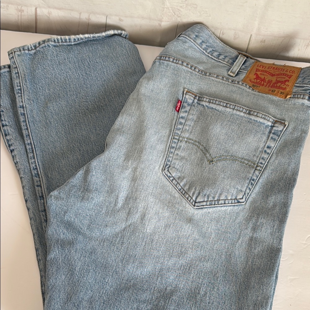 Levi's Size W42-L30 Blue Straight Jeans Classic Button-fly Style Work Jeans